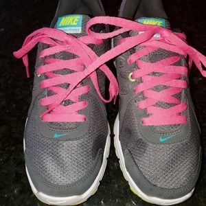 Nike revolution 2 sneakers